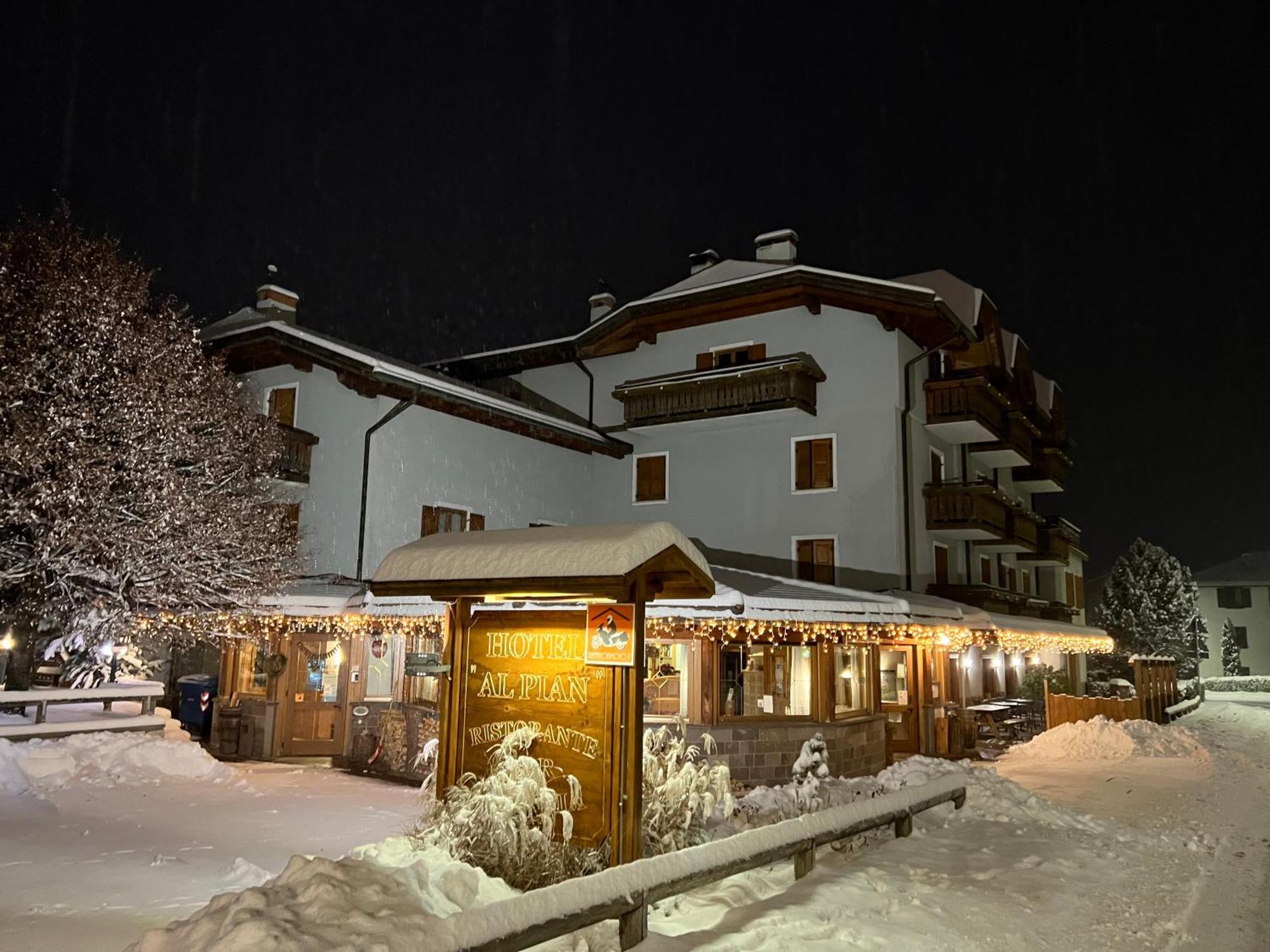 Al Pian Garni Hotel - B&B & Pizza Vattaro Exteriör bild